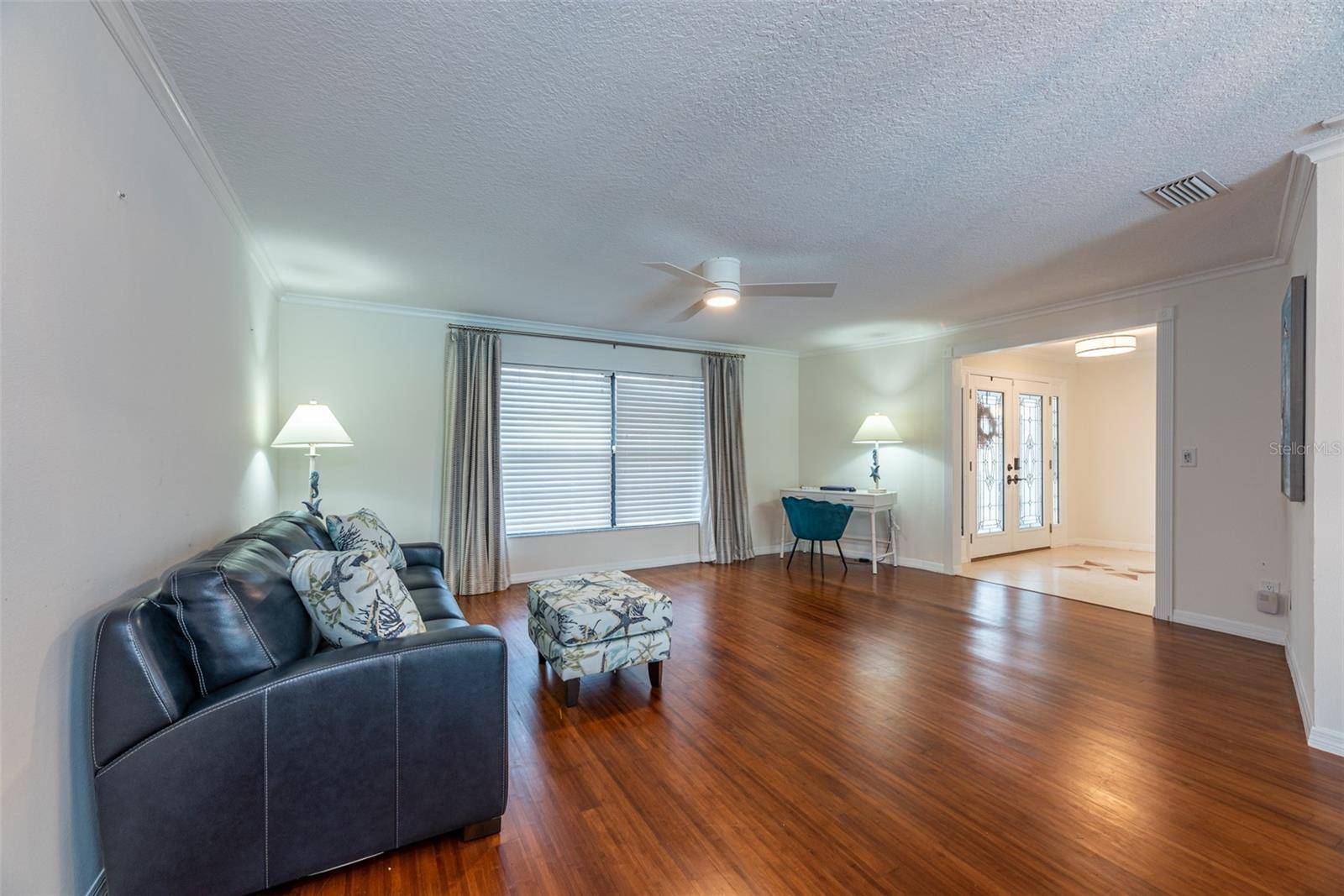 910 CHIPAWAY DR, Apollo Beach, FL 33572