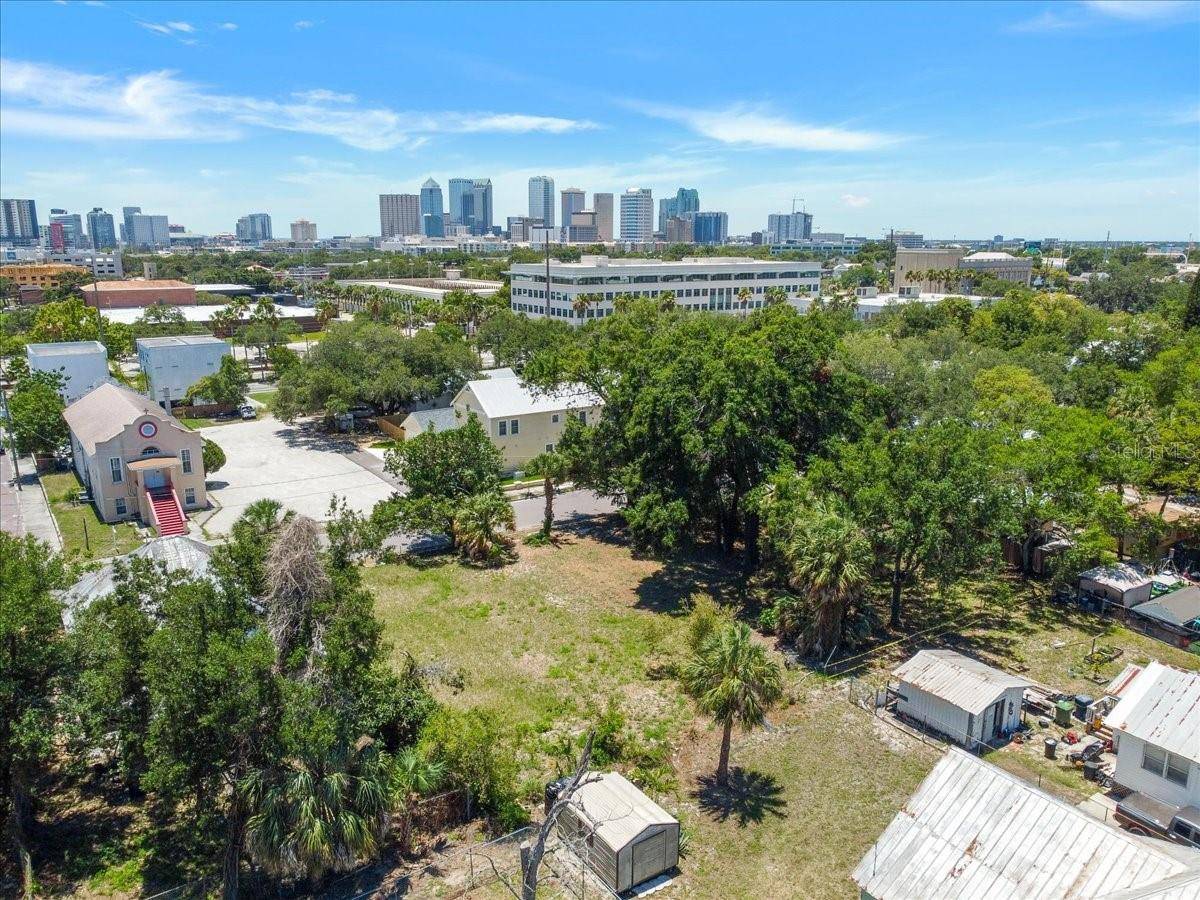 940 E 11TH AVE, Tampa, FL 33605