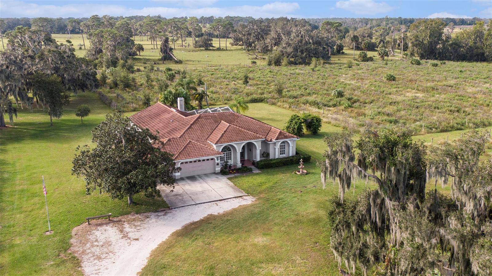 331 LEWIS RD, Lithia, FL 33547