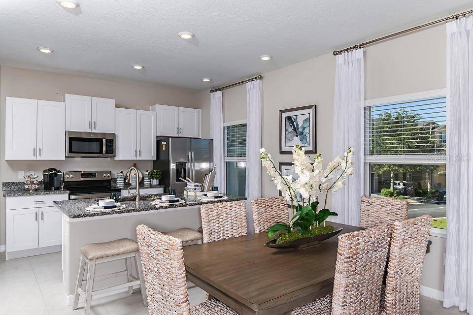 822 TENNYSON MILL CIR, Tampa, FL 33619