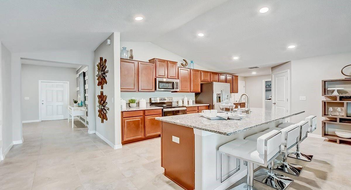 5079 EAGLE ROCK DR, Wimauma, FL 33598