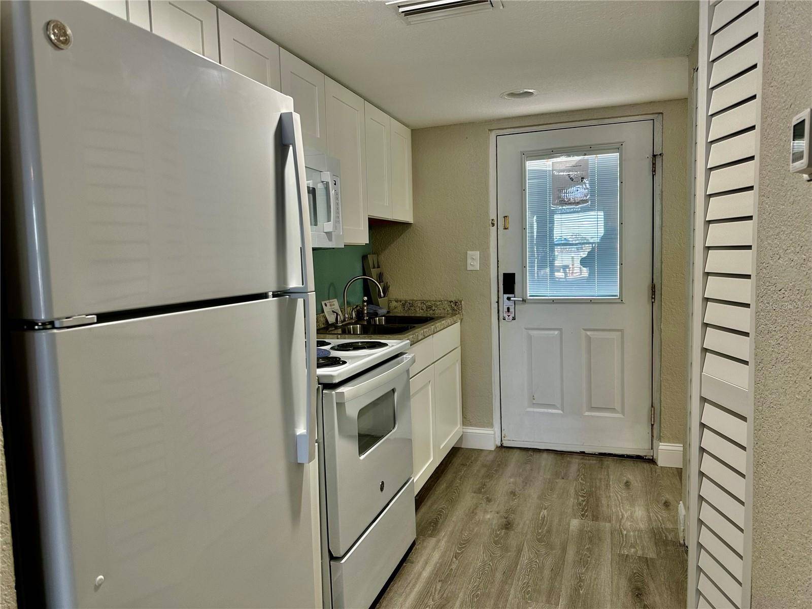 5297 S CHEROKEE WAY #104, Homosassa, FL 34448