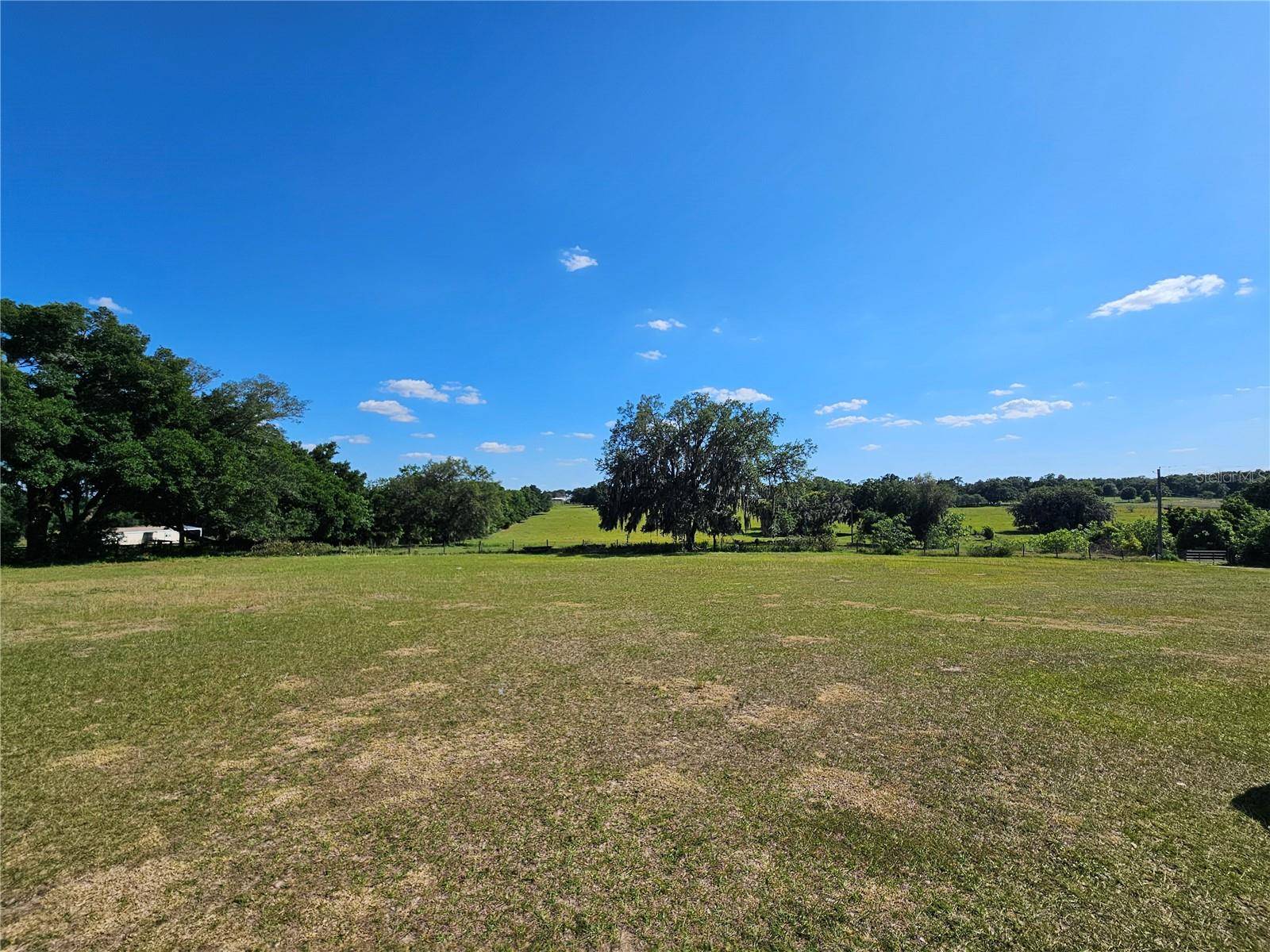 38646 CLINTON AVE, Dade City, FL 33525