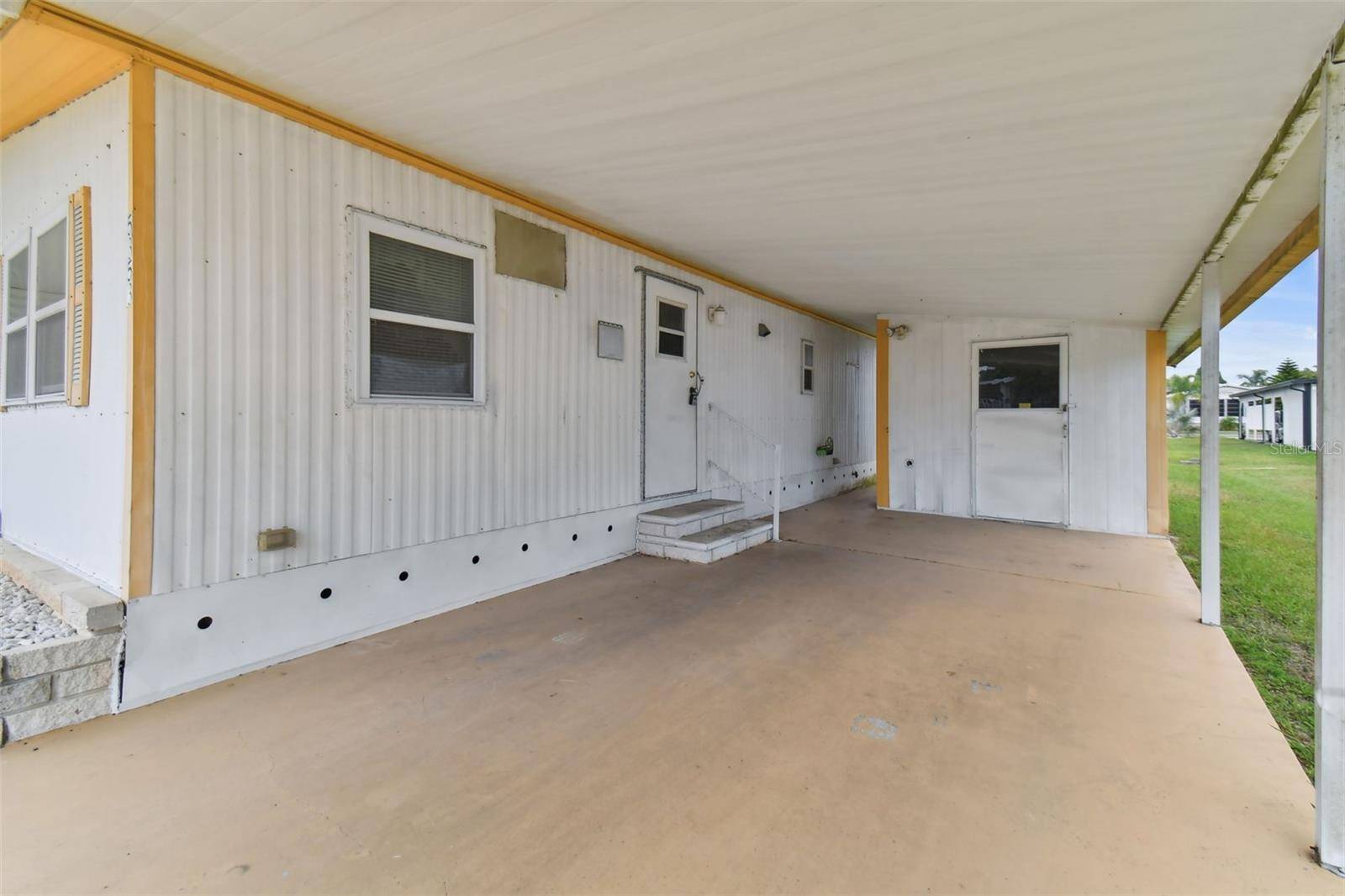 5353 COMANCHE ST, Zephyrhills, FL 33542