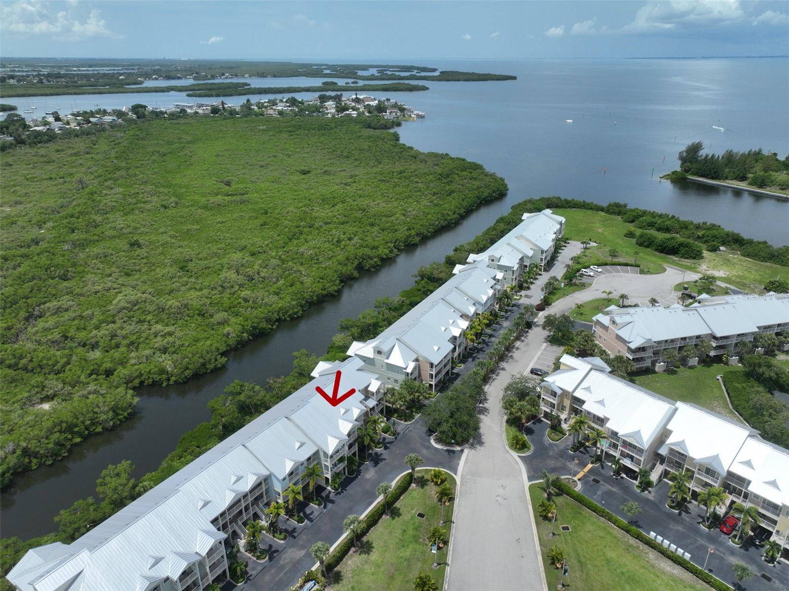 3226 MANGROVE POINT DR, Ruskin, FL 33570