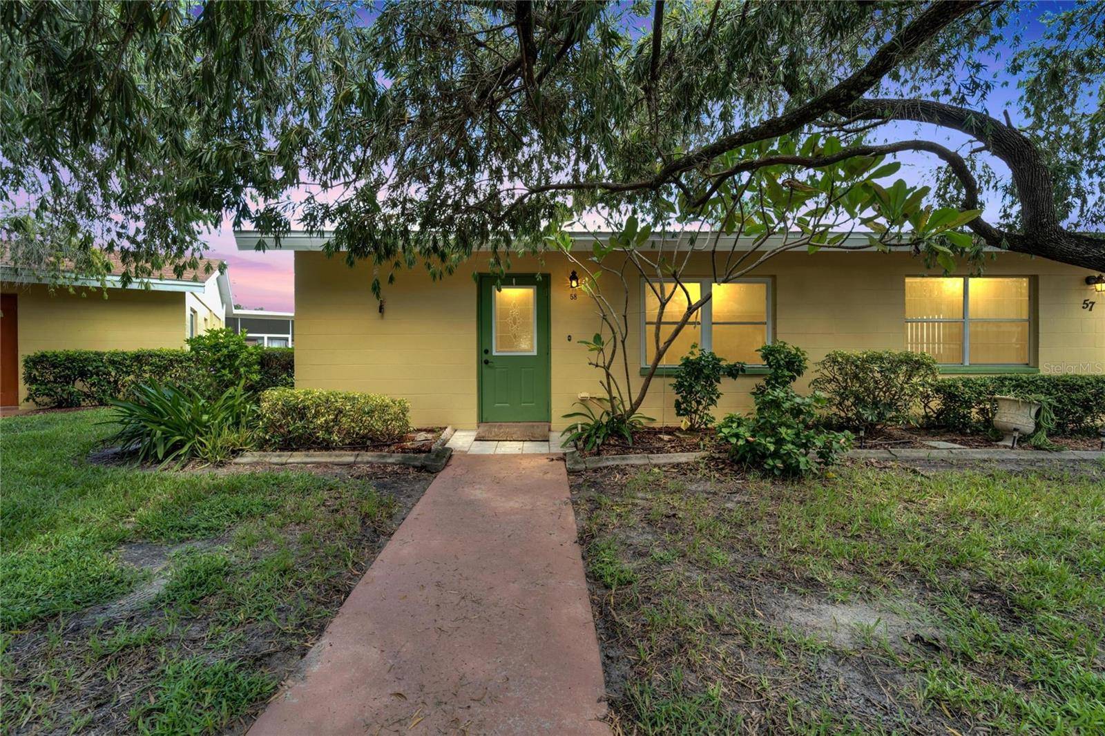 401 DORCHESTER PL #58, Sun City Center, FL 33573