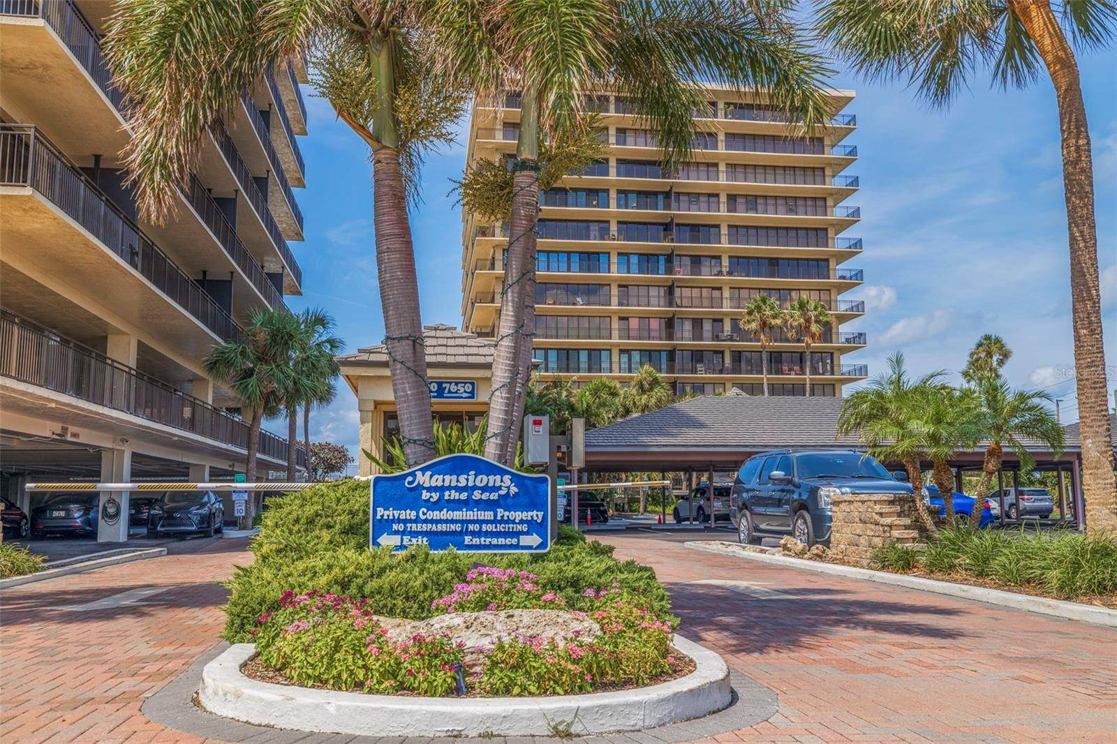 7650 BAYSHORE DR #1005, Treasure Island, FL 33706