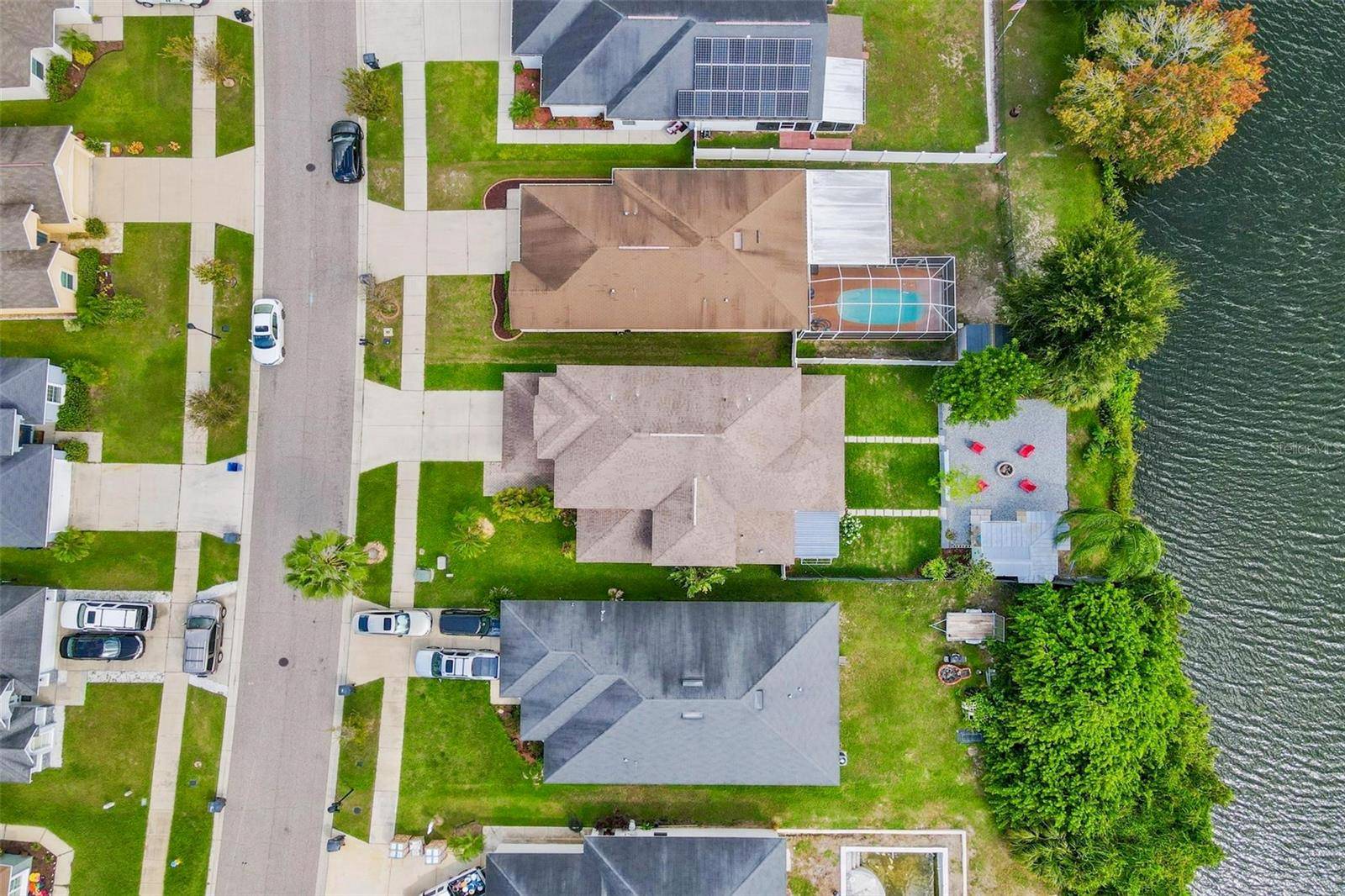 11302 SOUTHWIND LAKE DR, Gibsonton, FL 33534