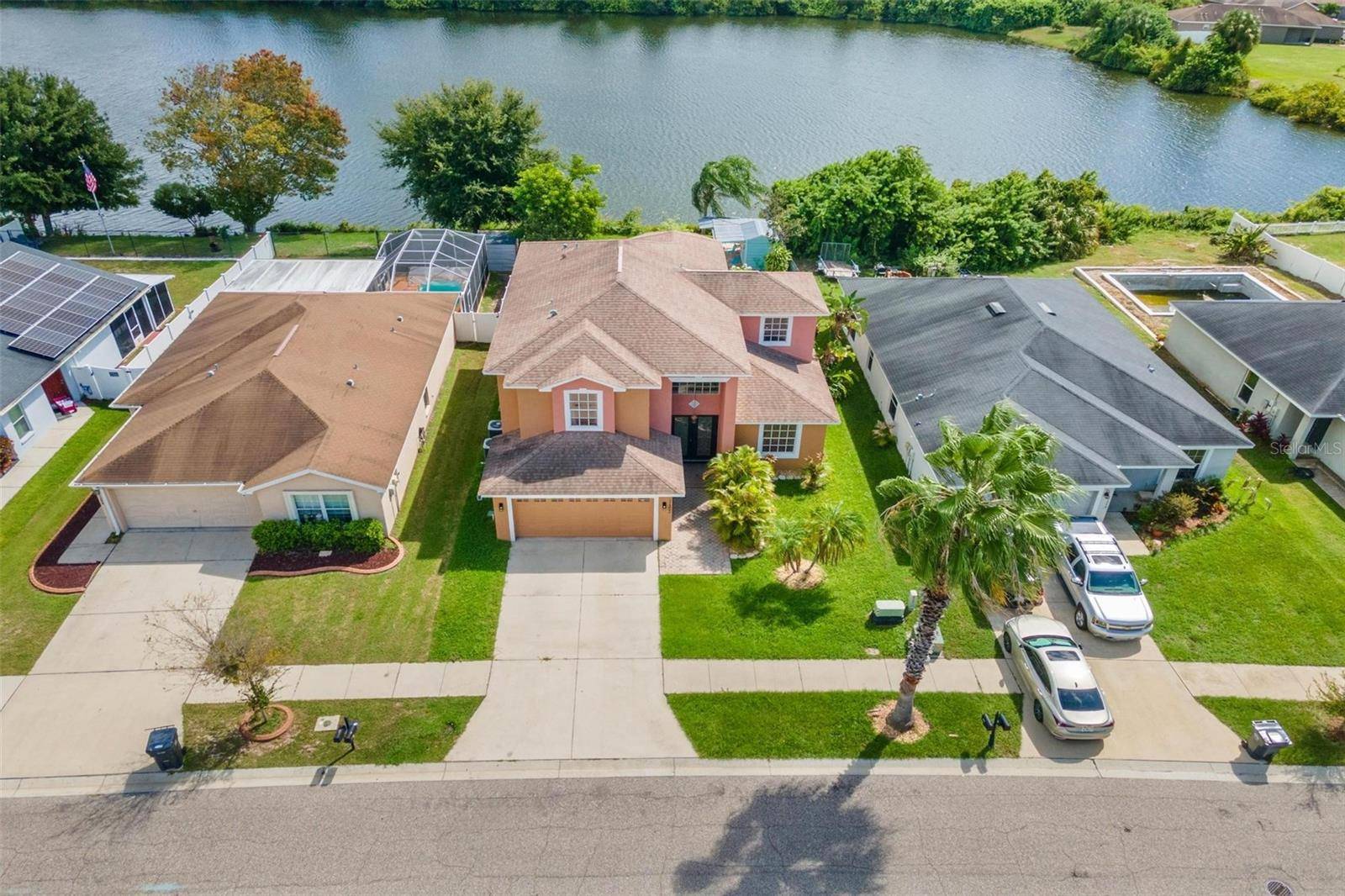 11302 SOUTHWIND LAKE DR, Gibsonton, FL 33534