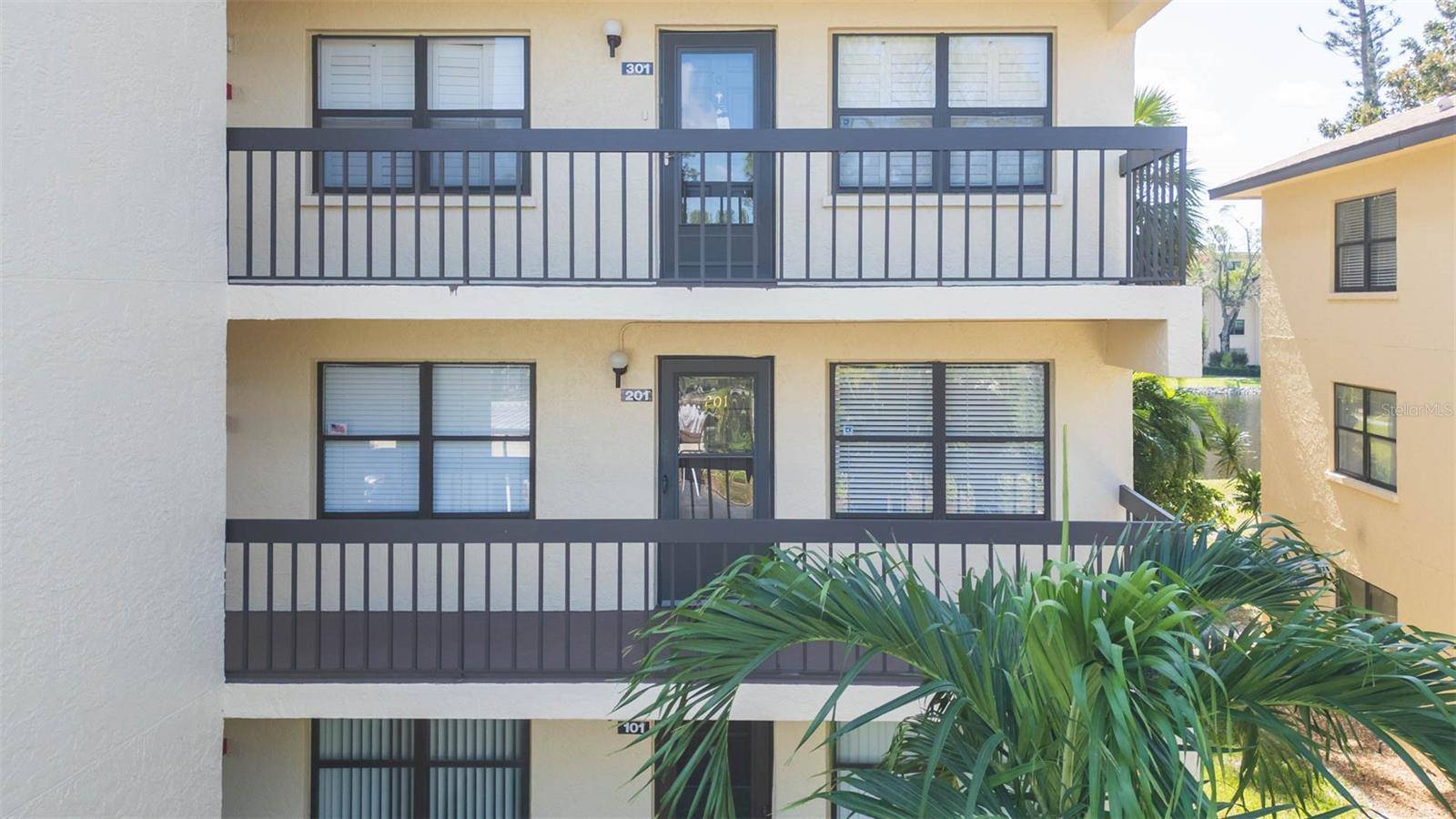 315 30 AVE W #B201, Bradenton, FL 34205