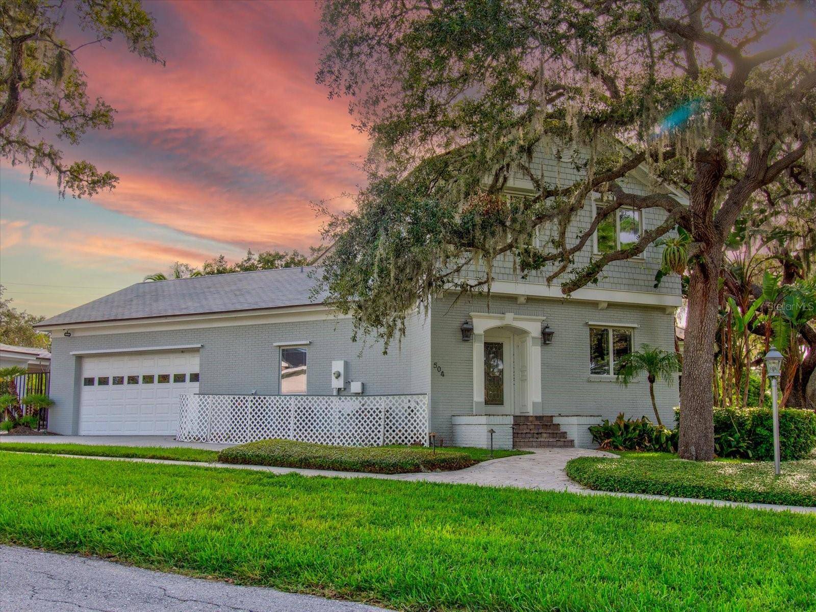 518 RIVERSIDE DR, Tarpon Springs, FL 34689