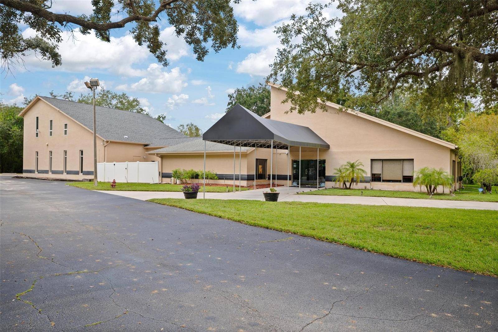 3730 TAMPA RD #3730-B, Palm Harbor, FL 34684