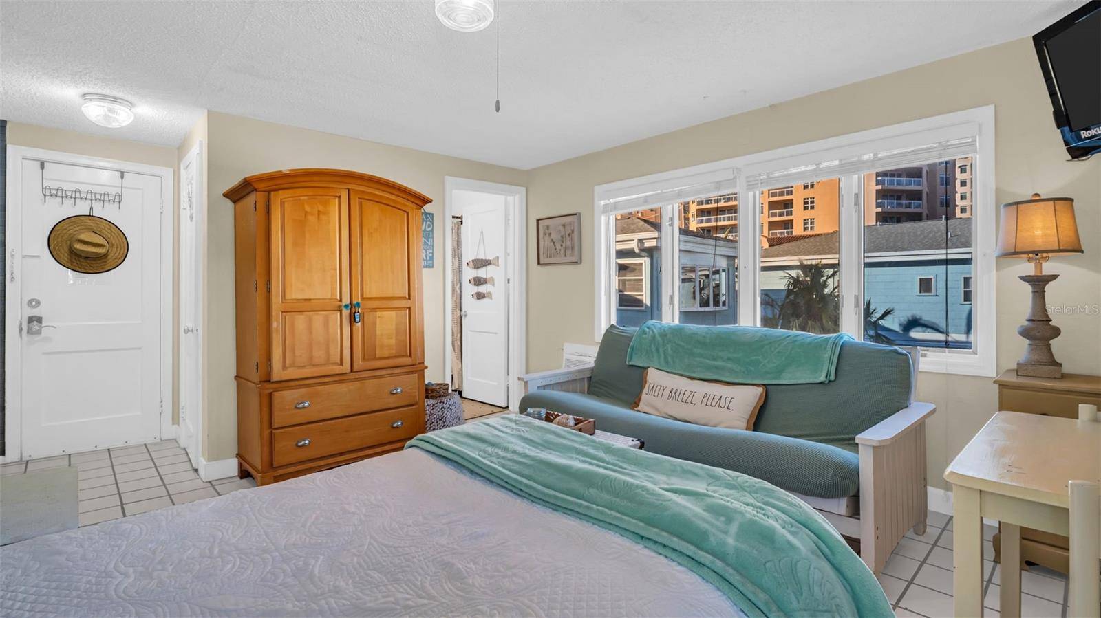 483 E SHORE DR #D4, Clearwater Beach, FL 33767