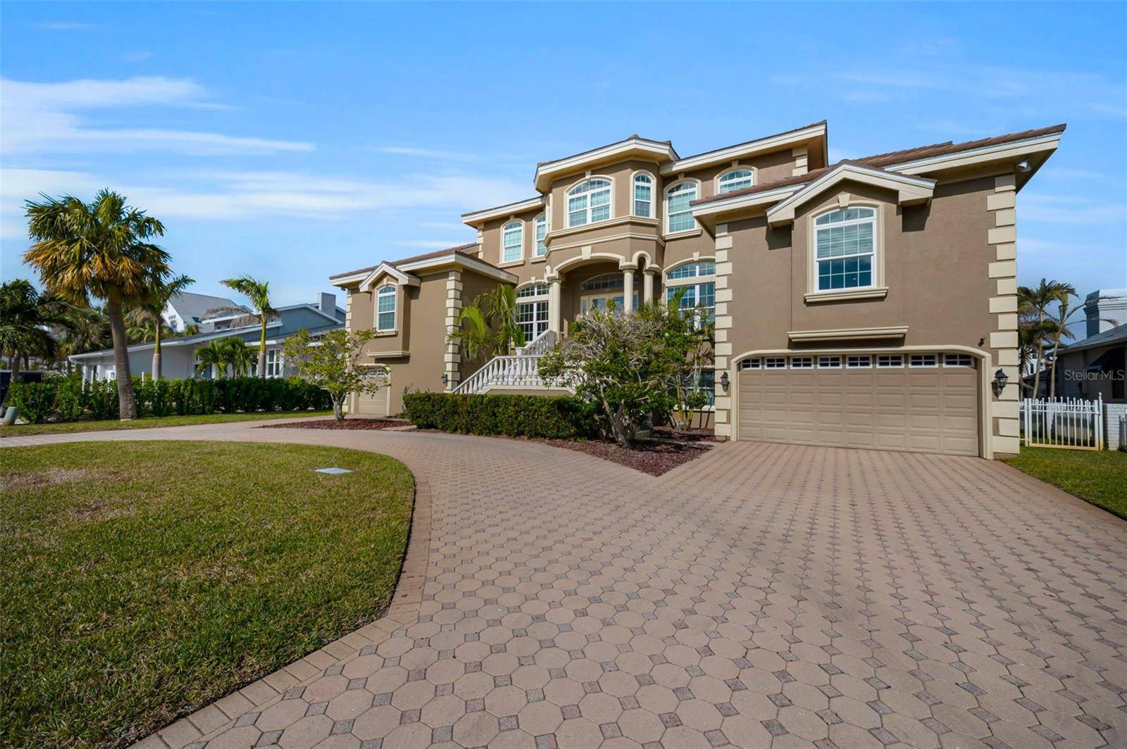 119 8TH ST E, Tierra Verde, FL 33715