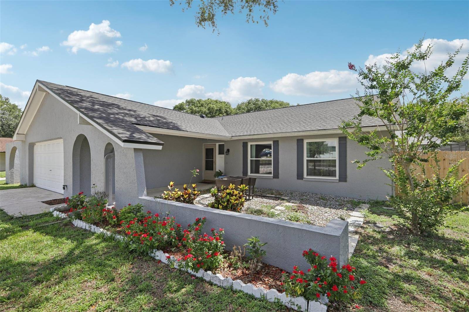 1009 BLACK KNIGHT DR, Valrico, FL 33594