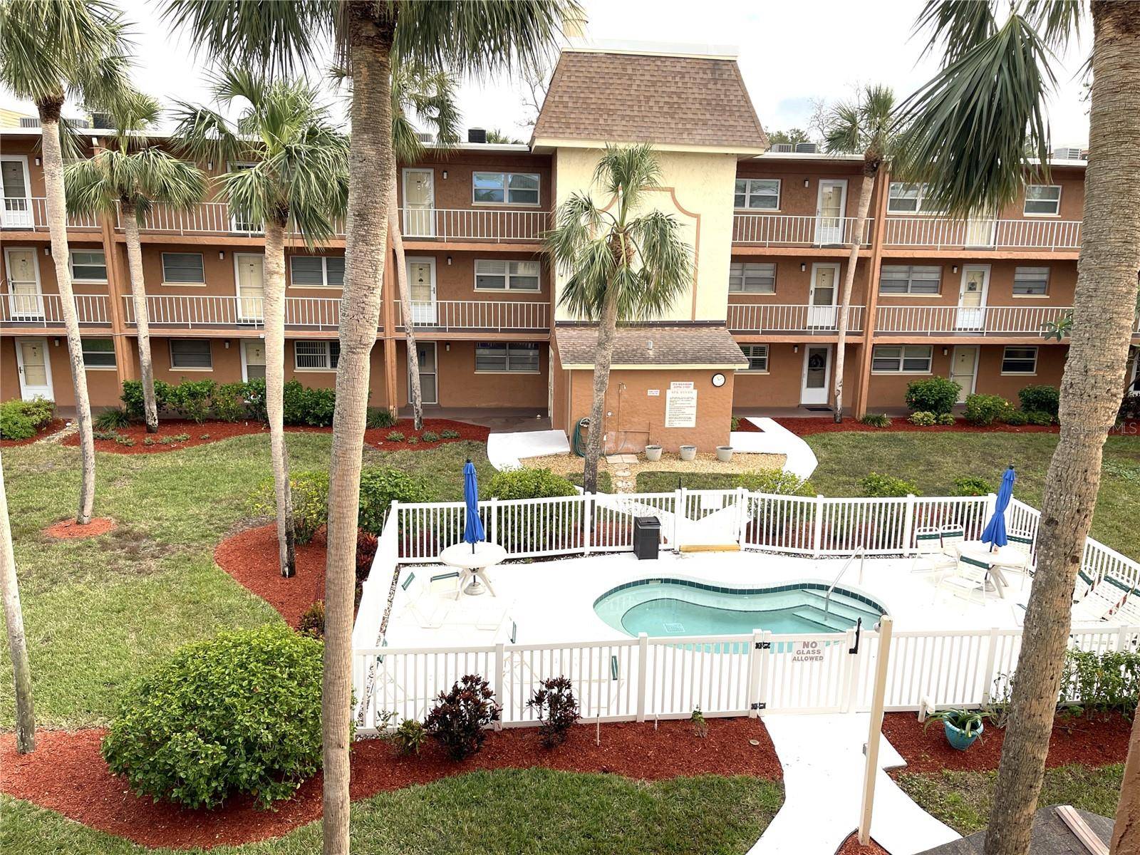 12760 INDIAN ROCKS RD #562, Largo, FL 33774