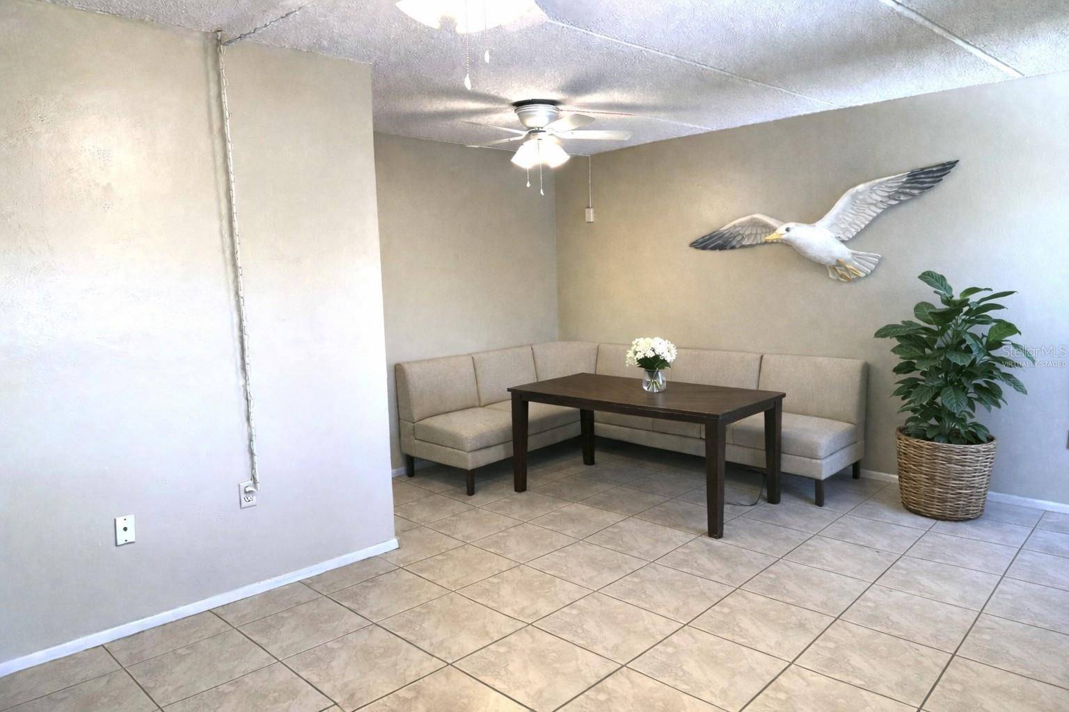 12760 INDIAN ROCKS RD #562, Largo, FL 33774