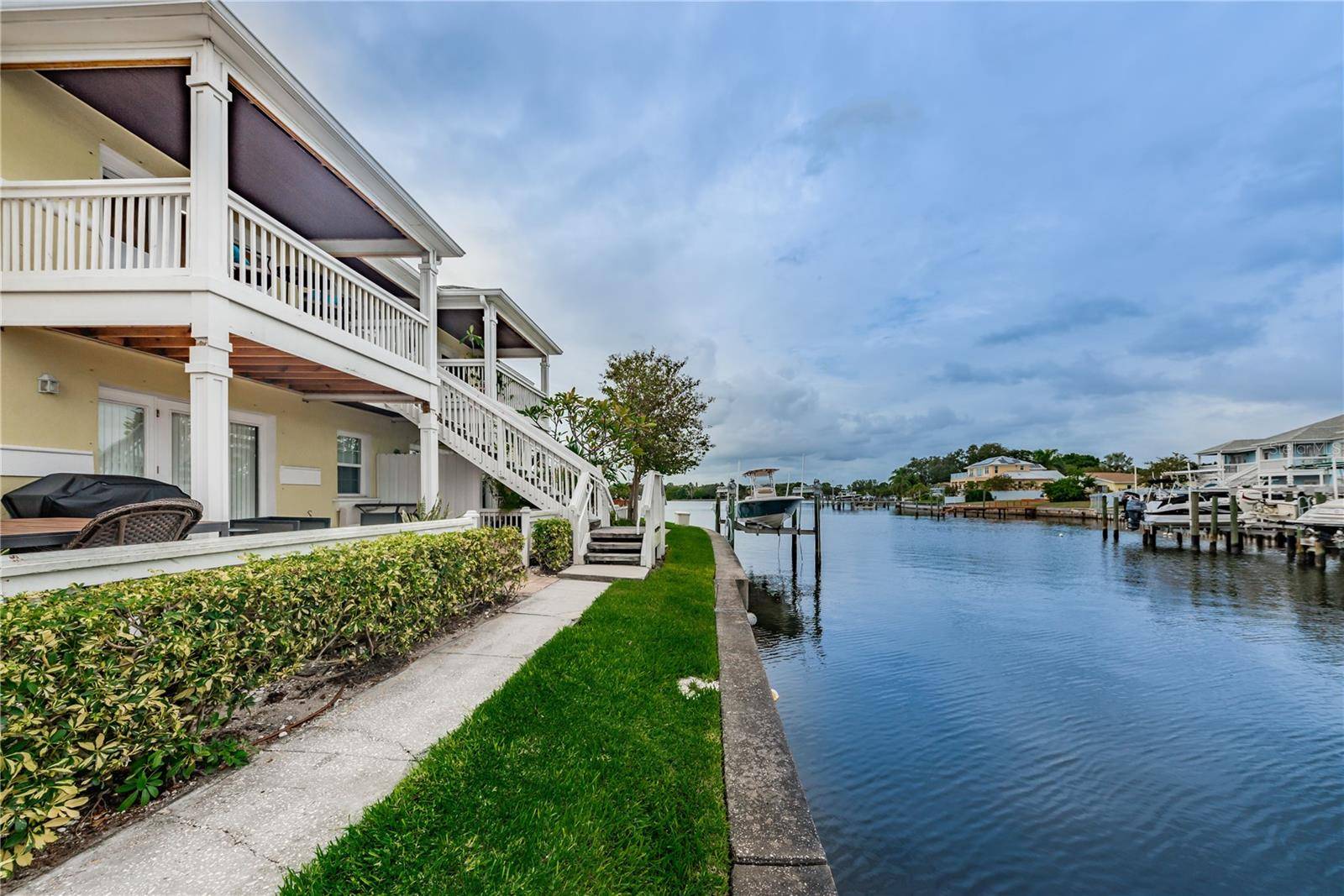 5004 STARFISH DR SE #F, St Petersburg, FL 33705
