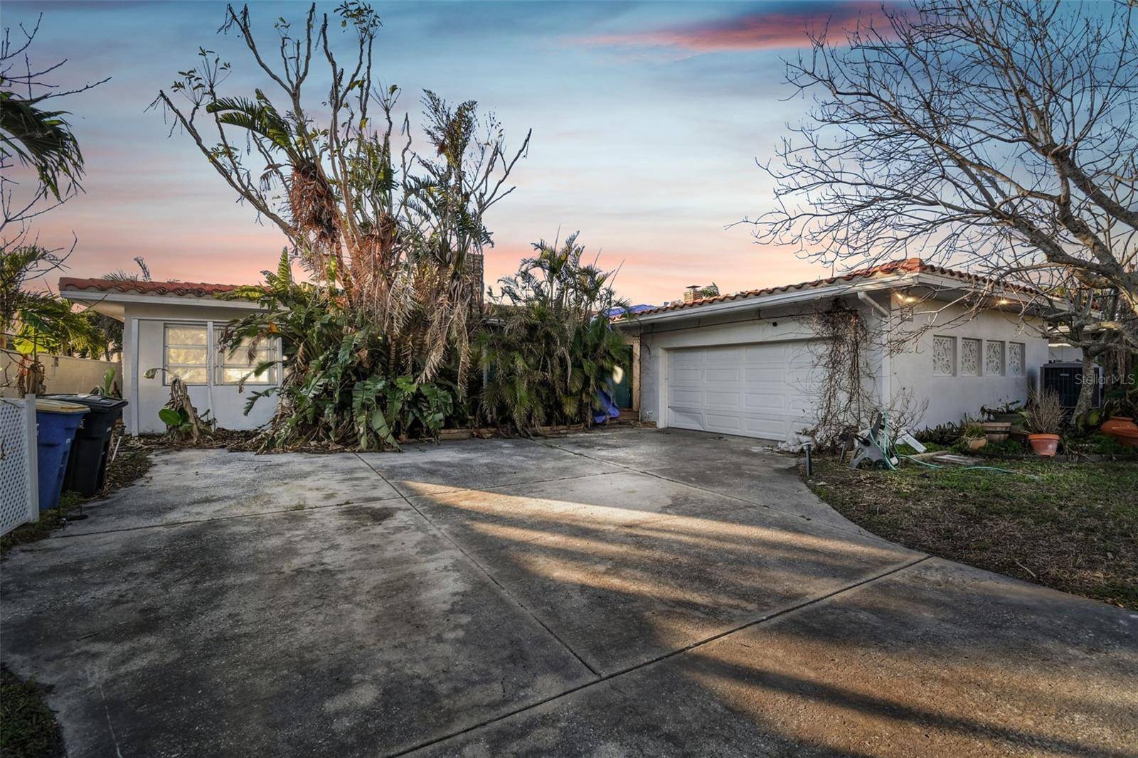 1836 VENETIAN POINT DR, Clearwater, FL 33755