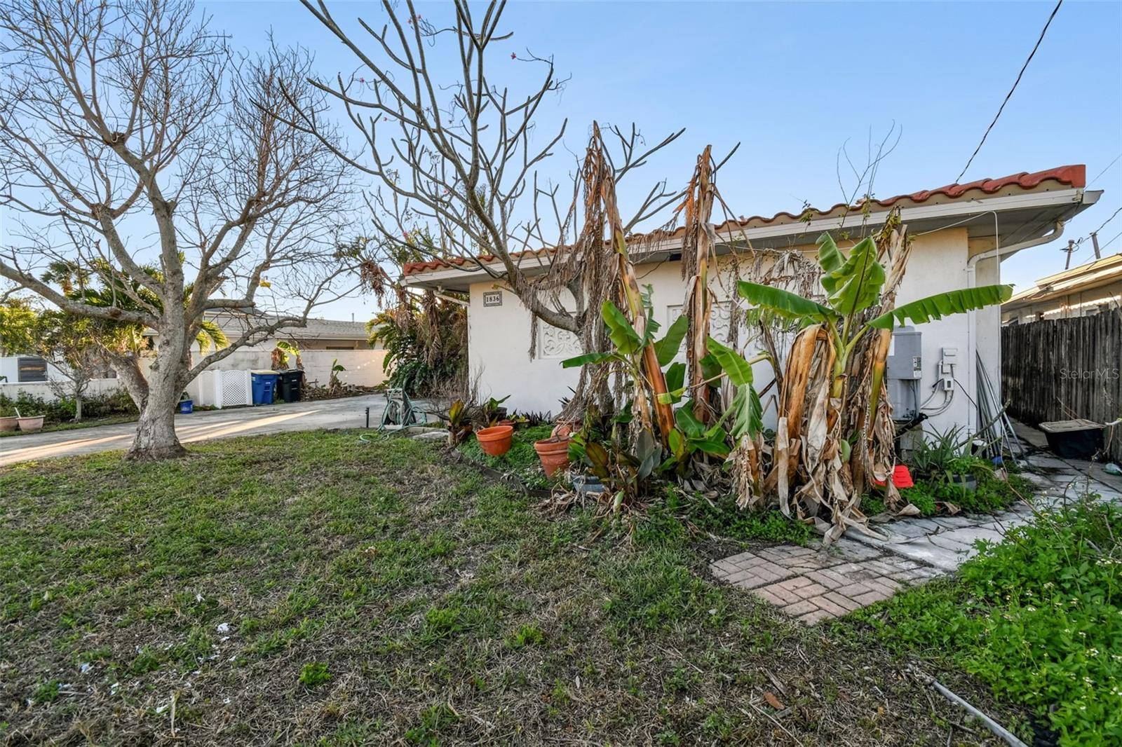 1836 VENETIAN POINT DR, Clearwater, FL 33755