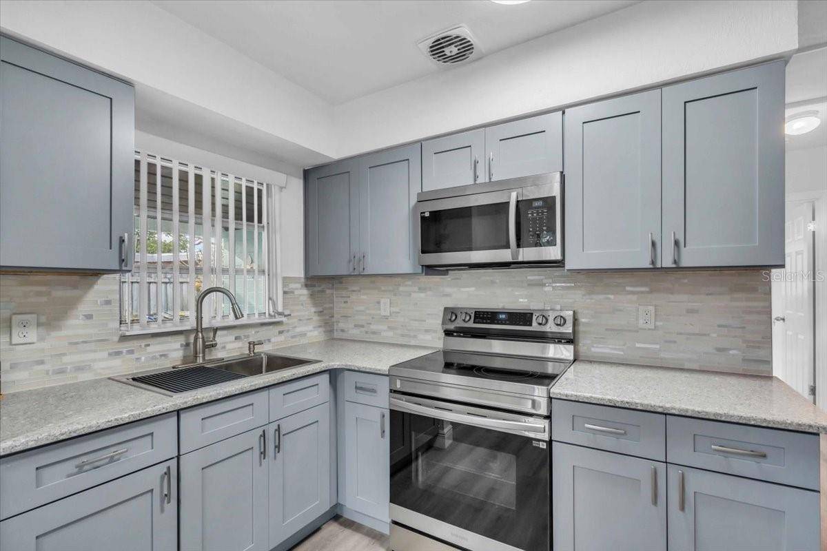 11435 2ND ST E, Treasure Island, FL 33706