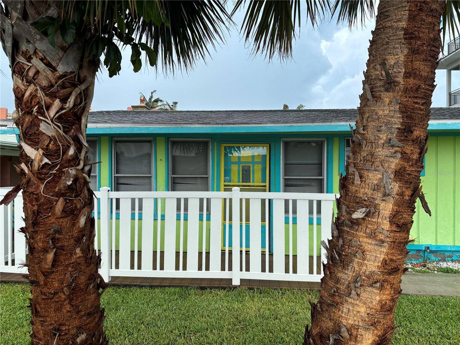18006 4TH ST E, Redington Shores, FL 33708