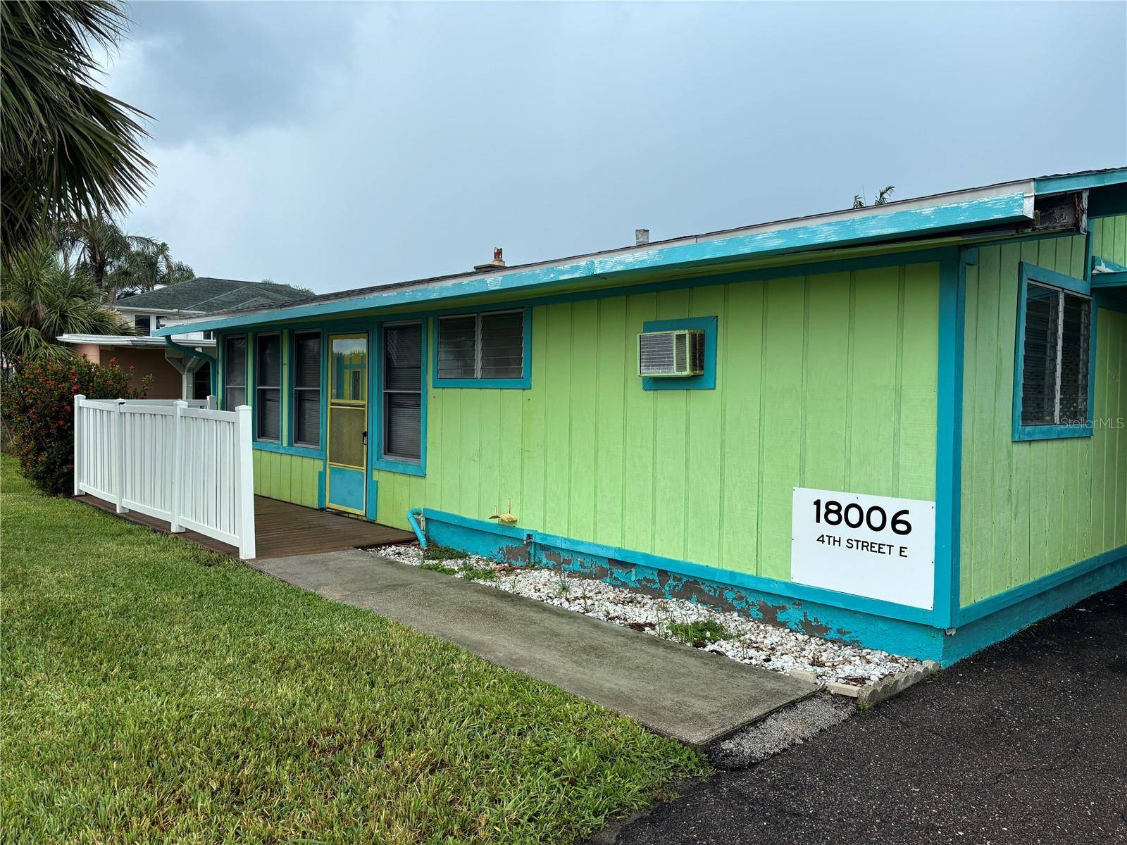 18006 4TH ST E, Redington Shores, FL 33708