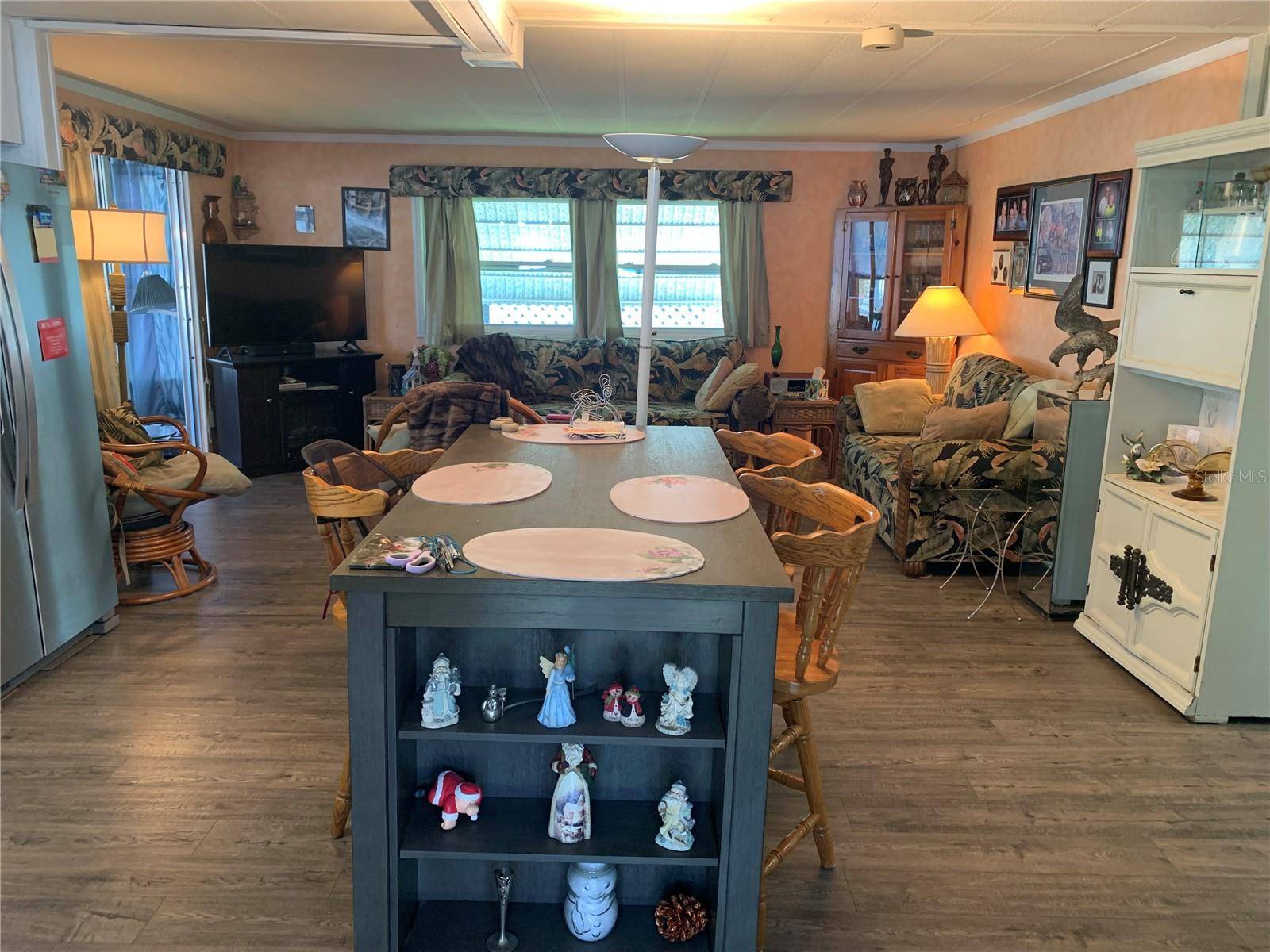10456 PEACEFUL DR, Largo, FL 33773