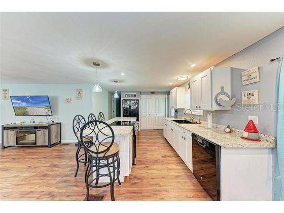 921 FAITH CIR E #40, Bradenton, FL 34212