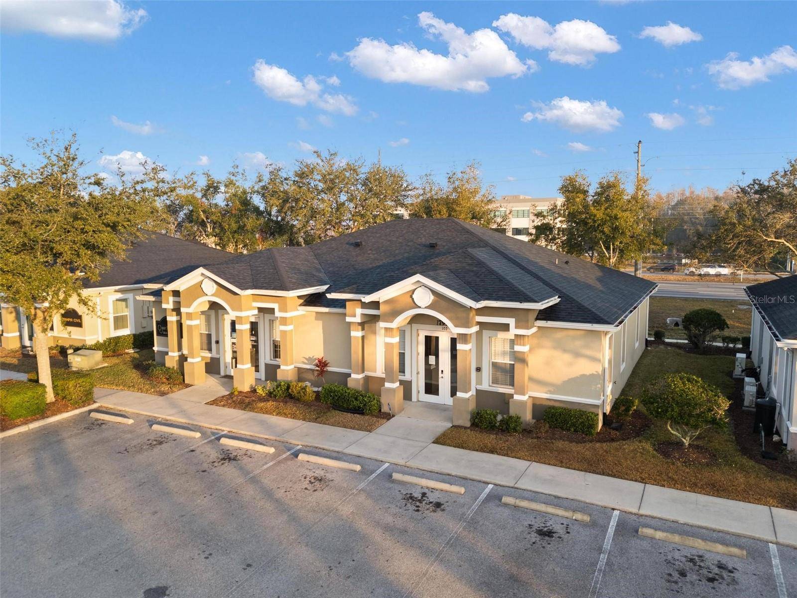 17929 HUNTING BOW CIR #101 & 102, Lutz, FL 33558