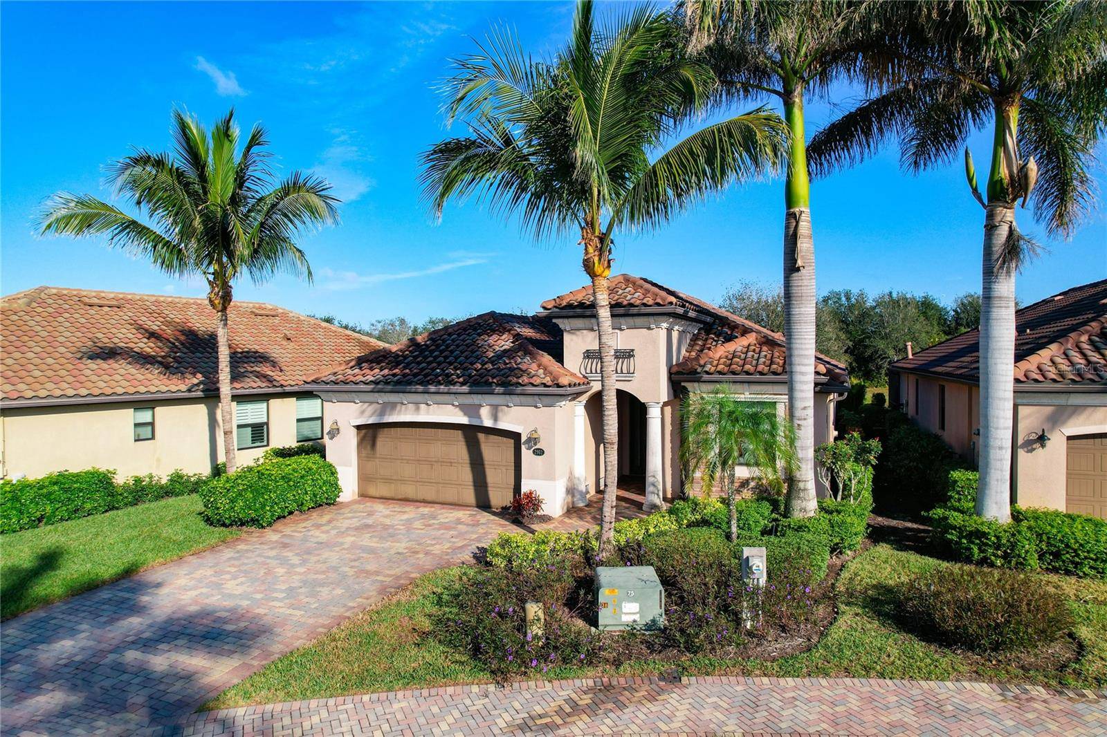2902 AVIAMAR CIR, Naples, FL 34114
