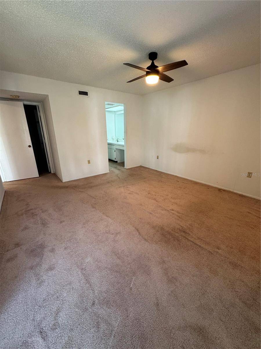 106 LAKESIDE CT, Oldsmar, FL 34677