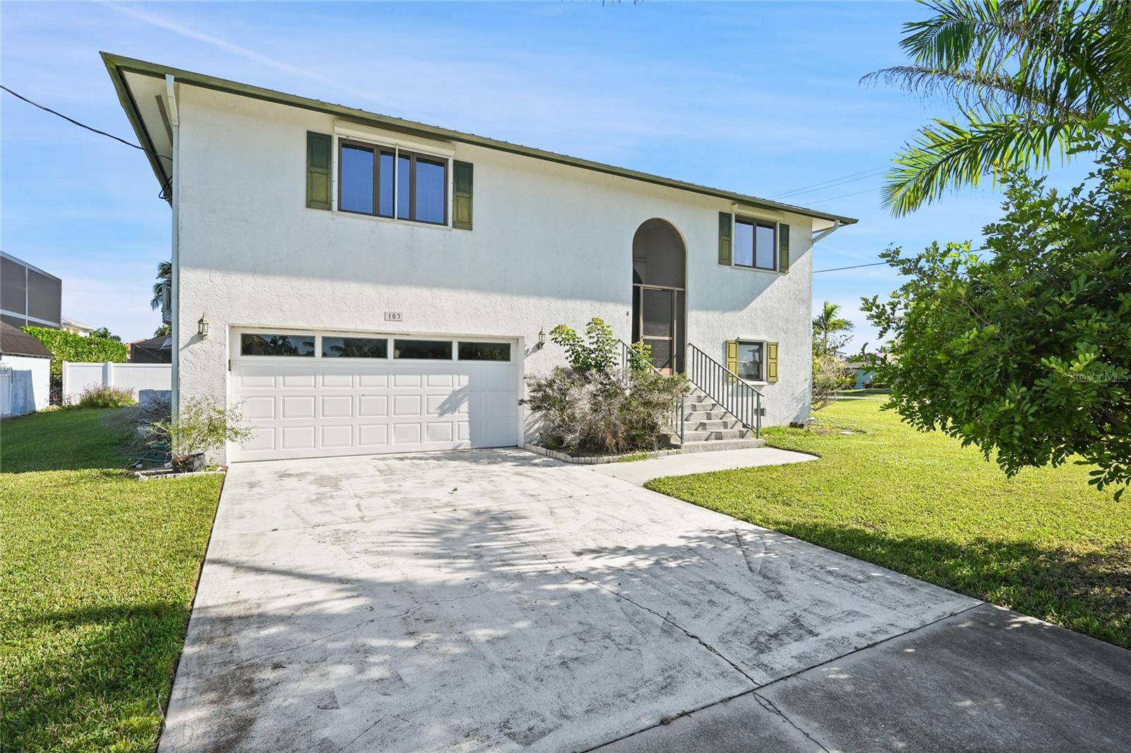 103 TAHITI CIR, Naples, FL 34113