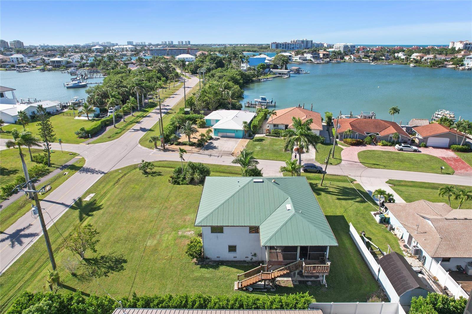 103 TAHITI CIR, Naples, FL 34113