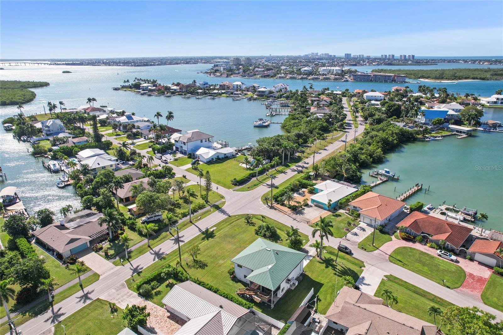 103 TAHITI CIR, Naples, FL 34113