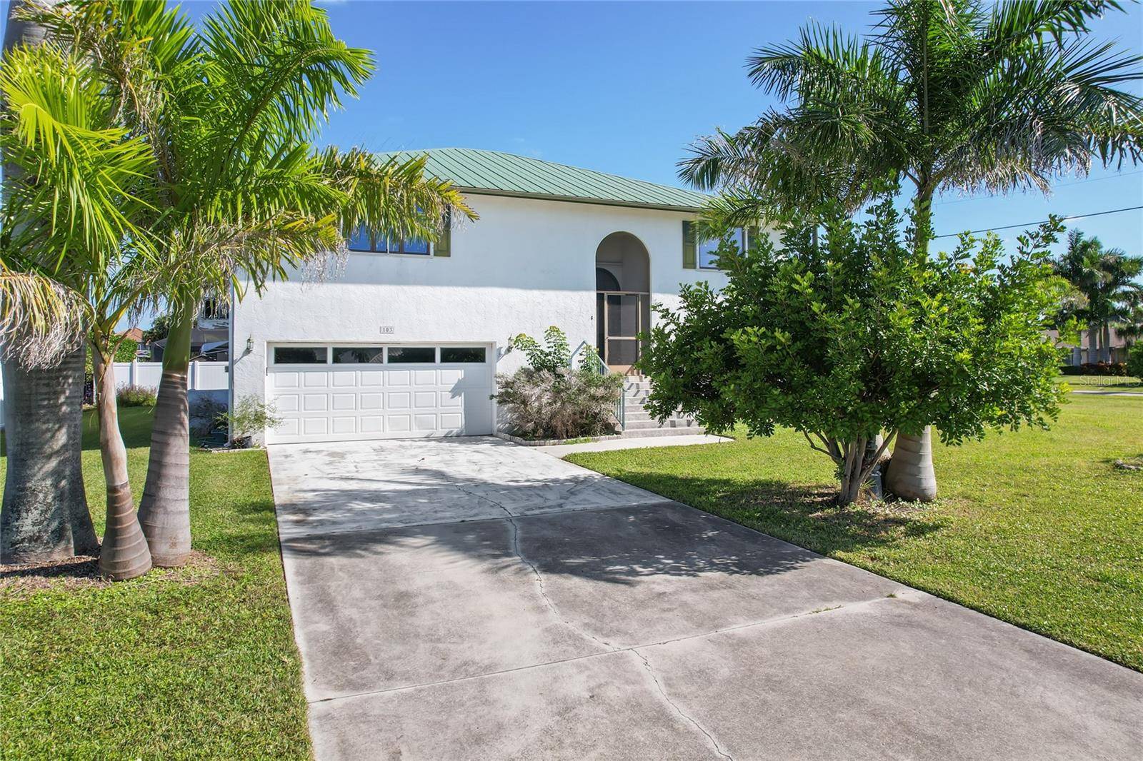 103 TAHITI CIR, Naples, FL 34113