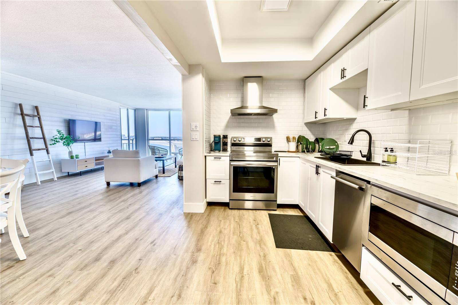 100 PIERCE ST #1102, Clearwater, FL 33756
