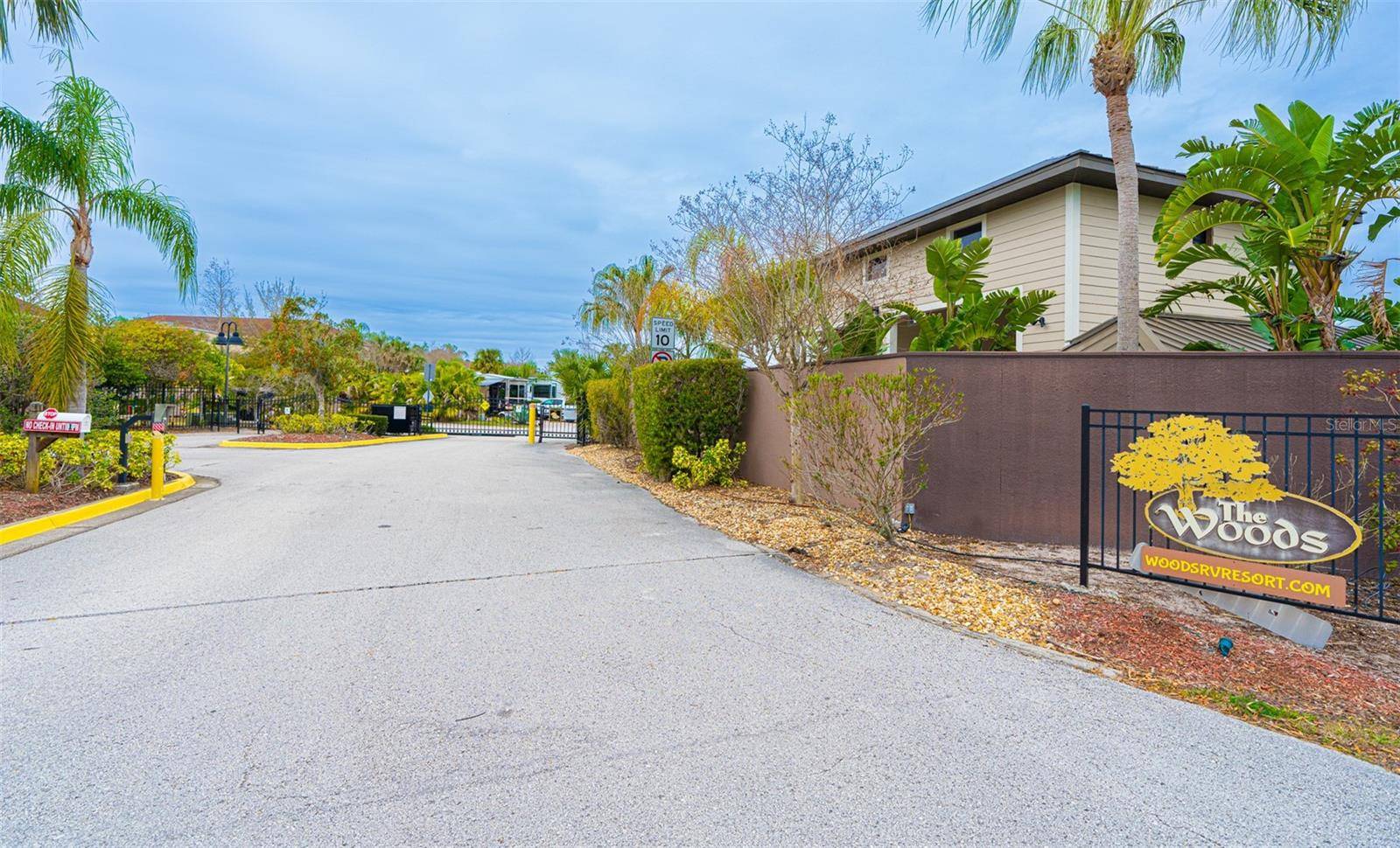 6841 AMANDA VISTA CIR, Land O Lakes, FL 34637