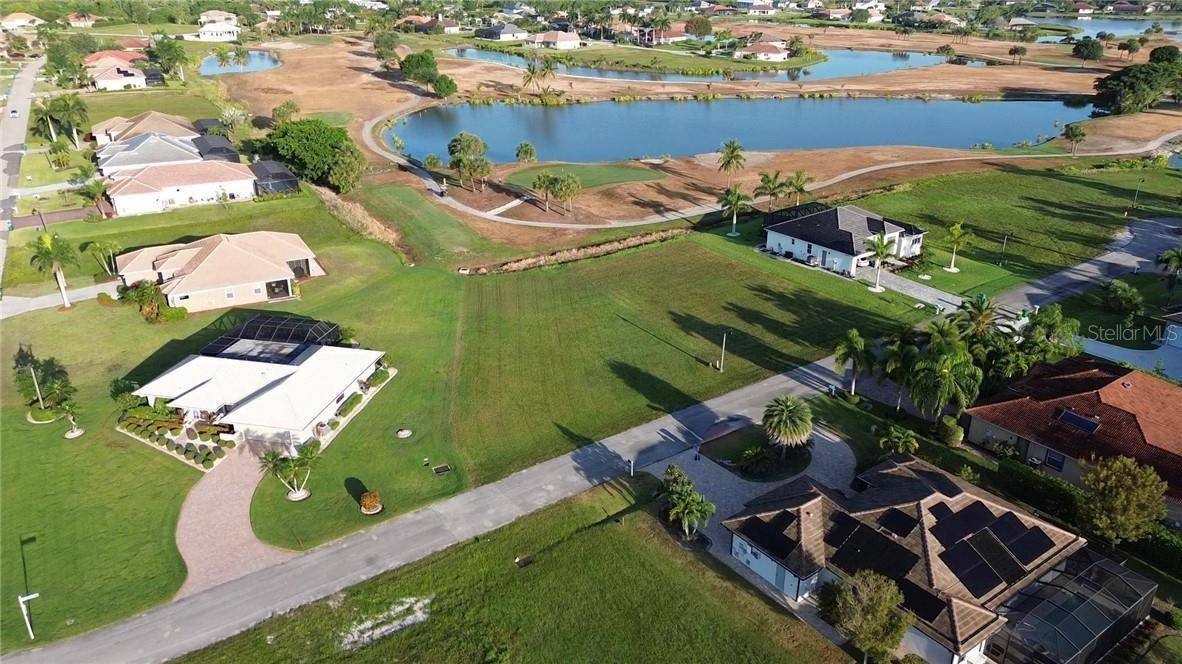 18001 BLUEWATER DR, Naples, FL 34114