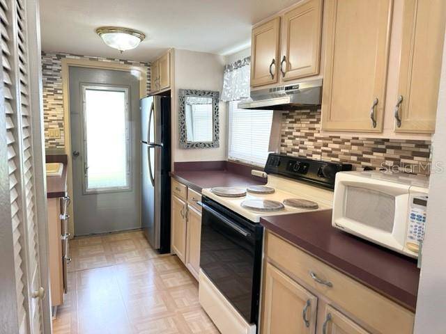 7701 STARKEY RD #731, Seminole, FL 33777
