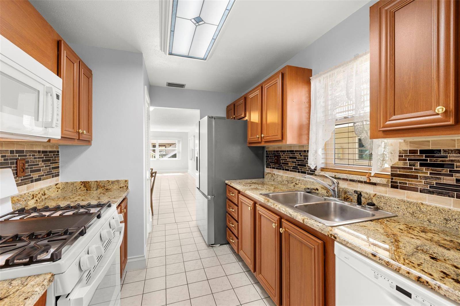 10038 62ND TER N #1, St Petersburg, FL 33708