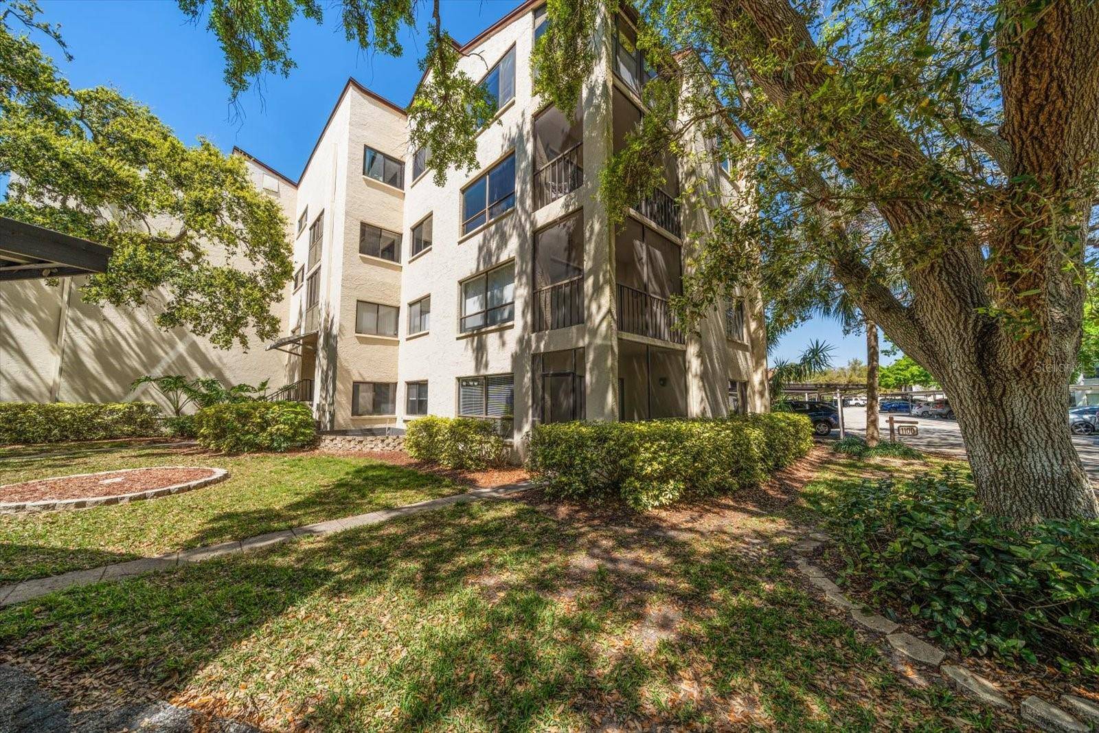 700 STARKEY RD #1111, Largo, FL 33771