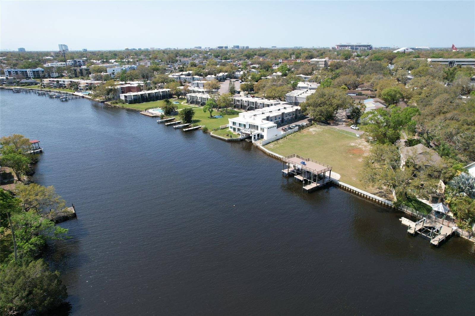 4033 N RIVER VIEW AVE, Tampa, FL 33607