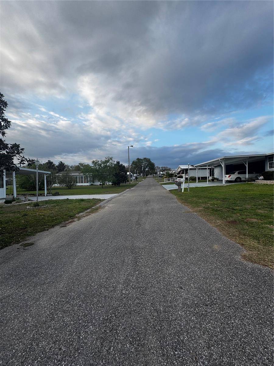 10028 WELLINGTON AVE, Dade City, FL 33525