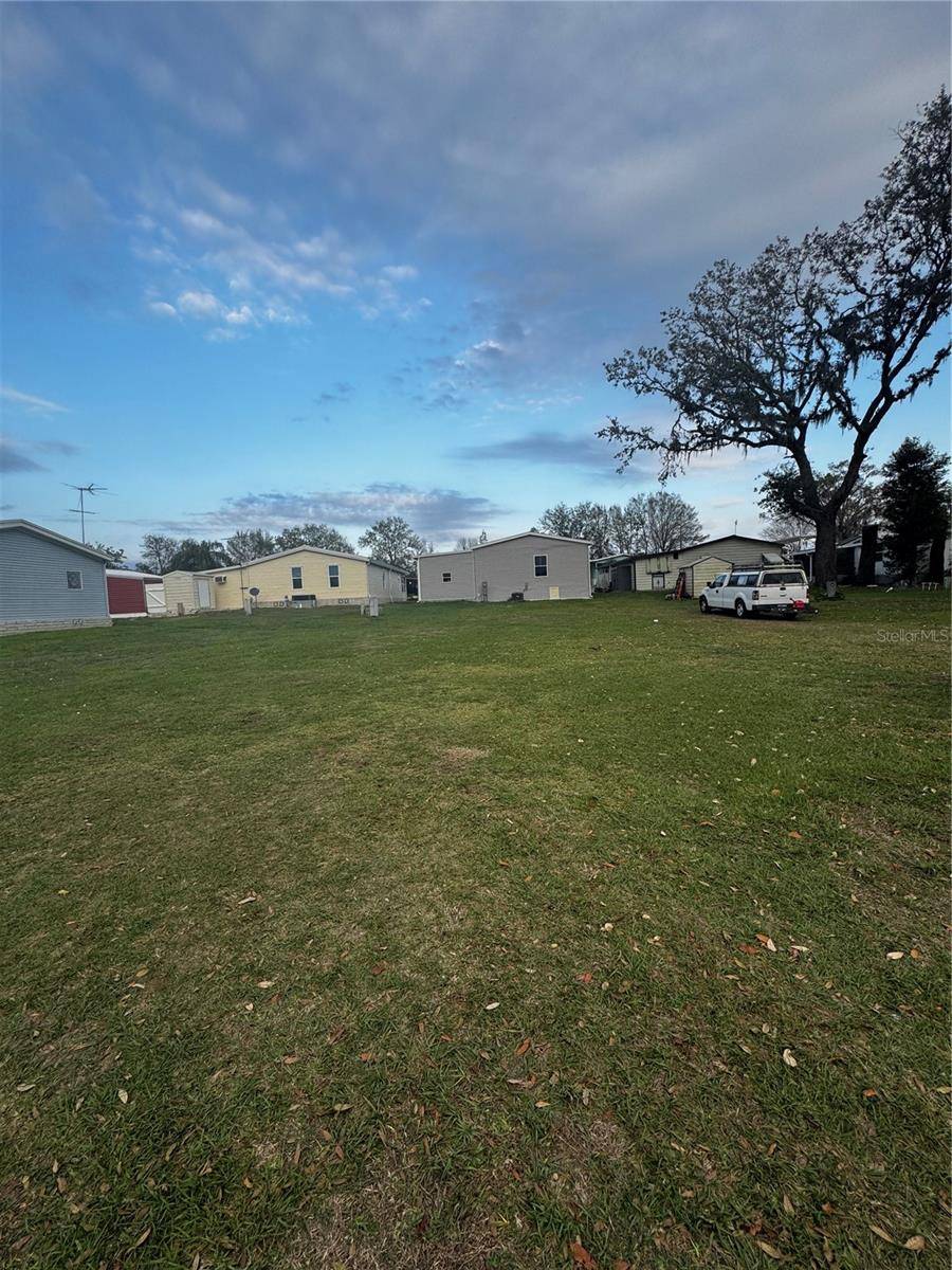 10024 WELLINGTON AVE, Dade City, FL 33525