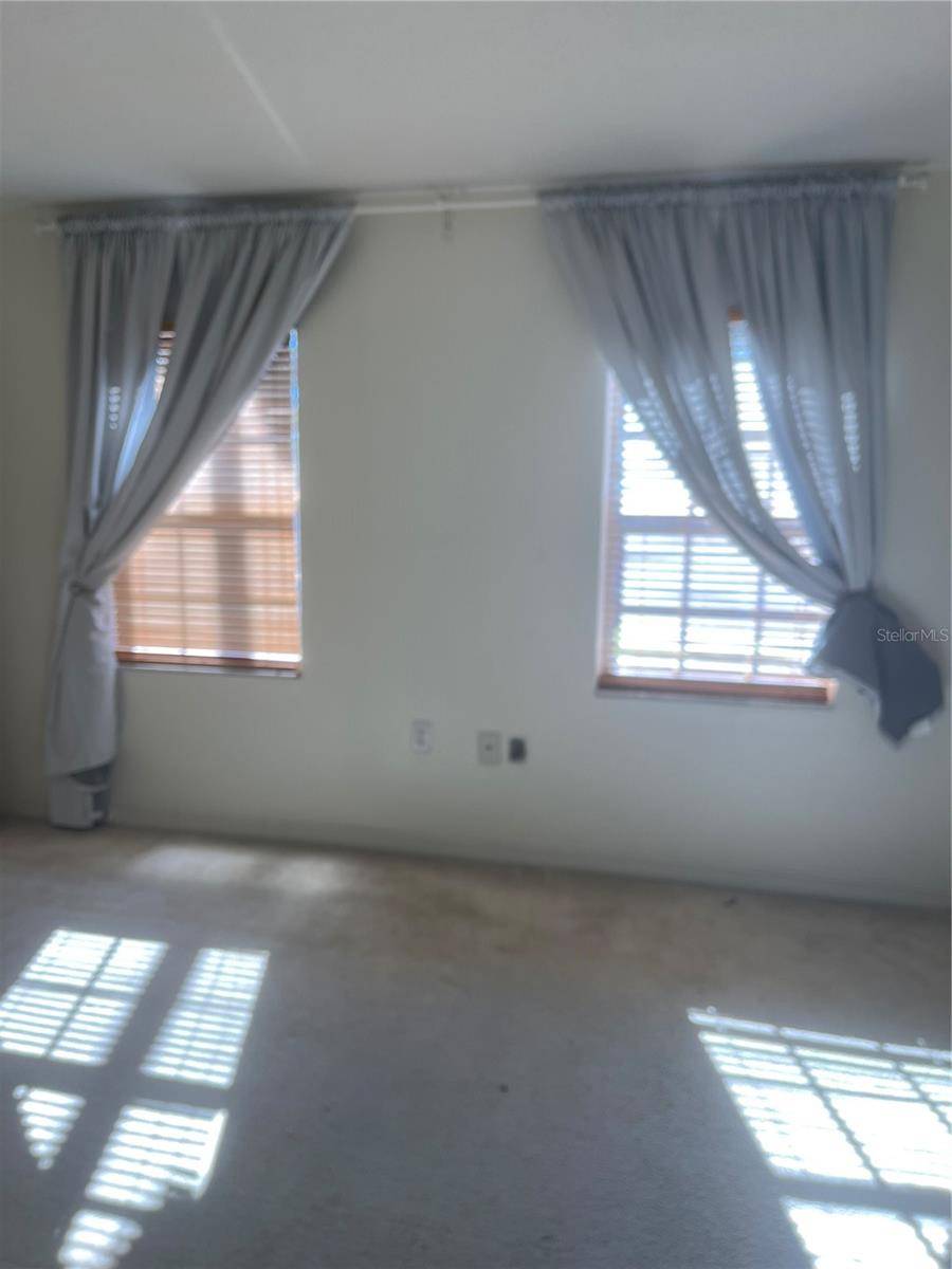 689 LAKE HOWARD DR NW #1E, Winter Haven, FL 33880