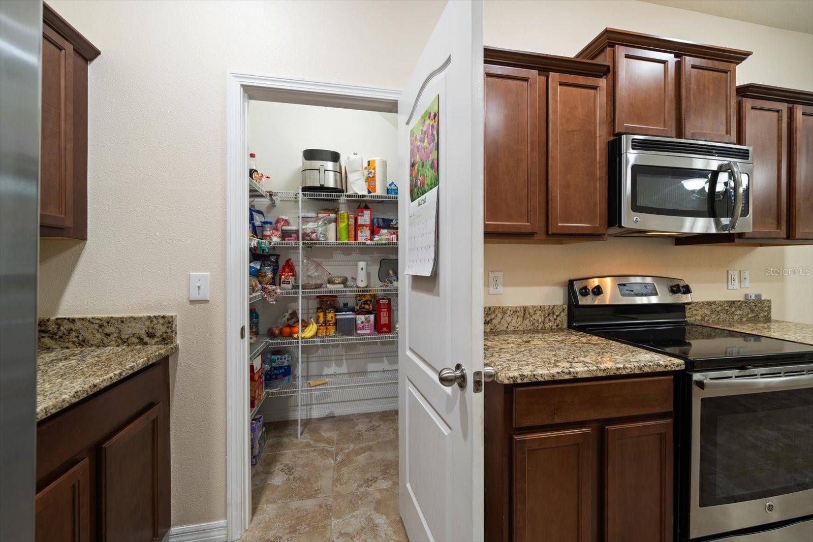 2011 HAWKS VIEW DR, Ruskin, FL 33570
