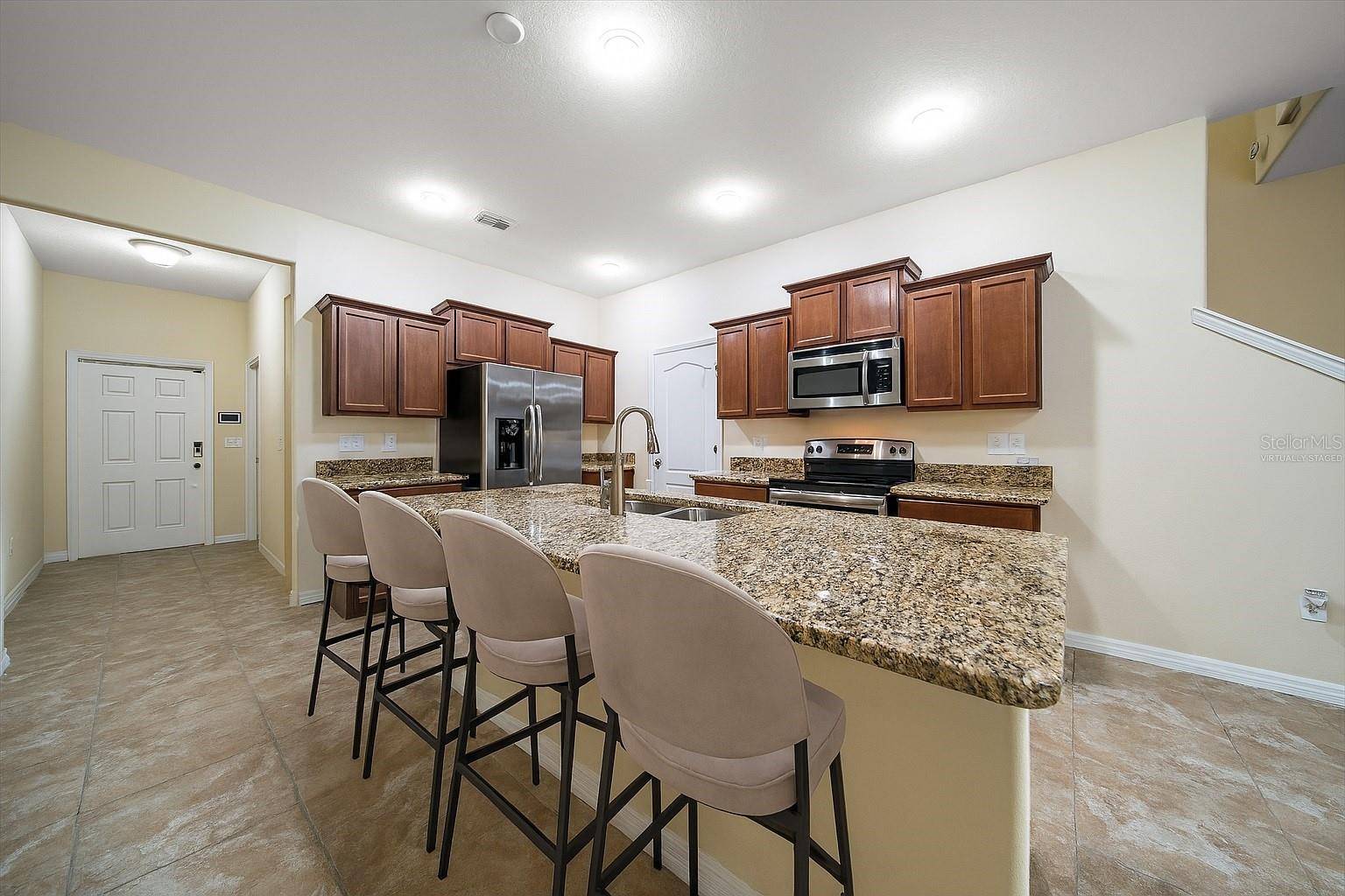 2011 HAWKS VIEW DR, Ruskin, FL 33570