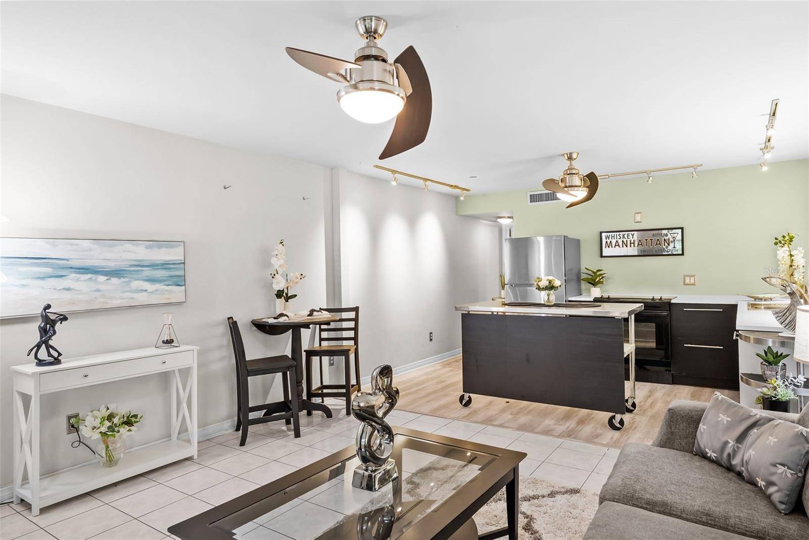 426 32ND AVE N #102E, St Petersburg, FL 33704