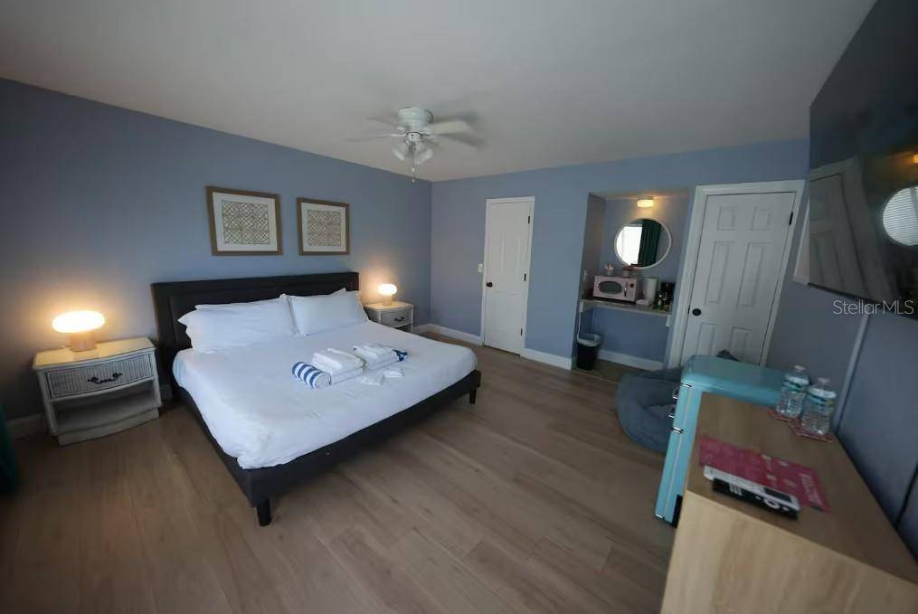 345 HAMDEN DR, Clearwater Beach, FL 33767